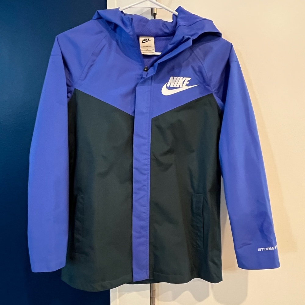 Nike Excellent Condition Kids Medium Storm Fit Jacket